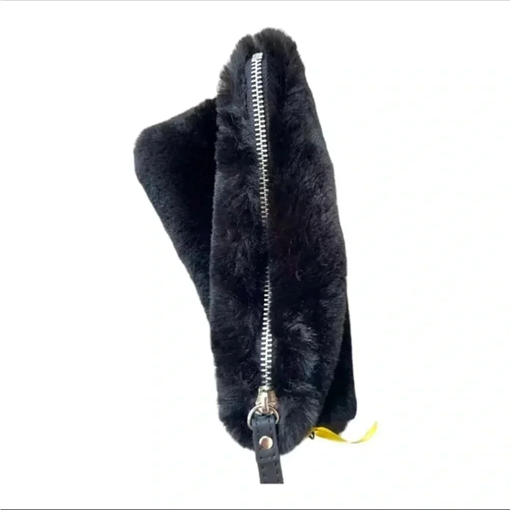 House of Harlow 1960 Black Plush Faux FurZip Wristlet Purse Bag Pinup NWT